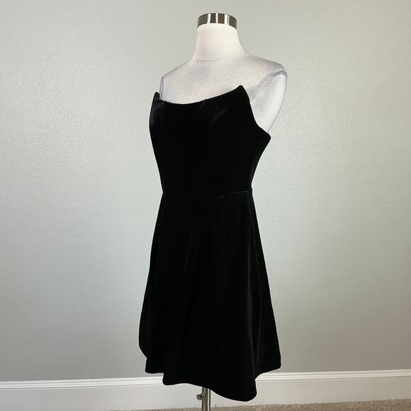 AQUA Velvet Strapless Mini Fit and Flare Cocktail Party Dress Black Size 12 LBD - Picture 3 of 11